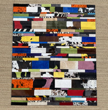 Charger l&#39;image dans la galerie, Tapis patchwork en peaux de vache naturelles teintées - Peau de vache &amp; Cie
